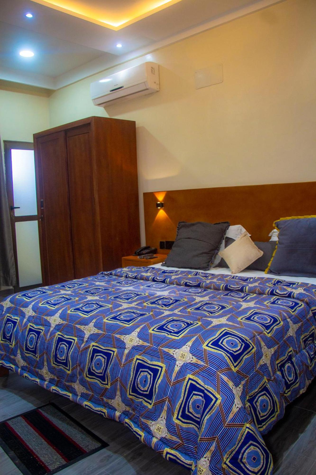 Hotel L'Apero Cotonou Ngoại thất bức ảnh