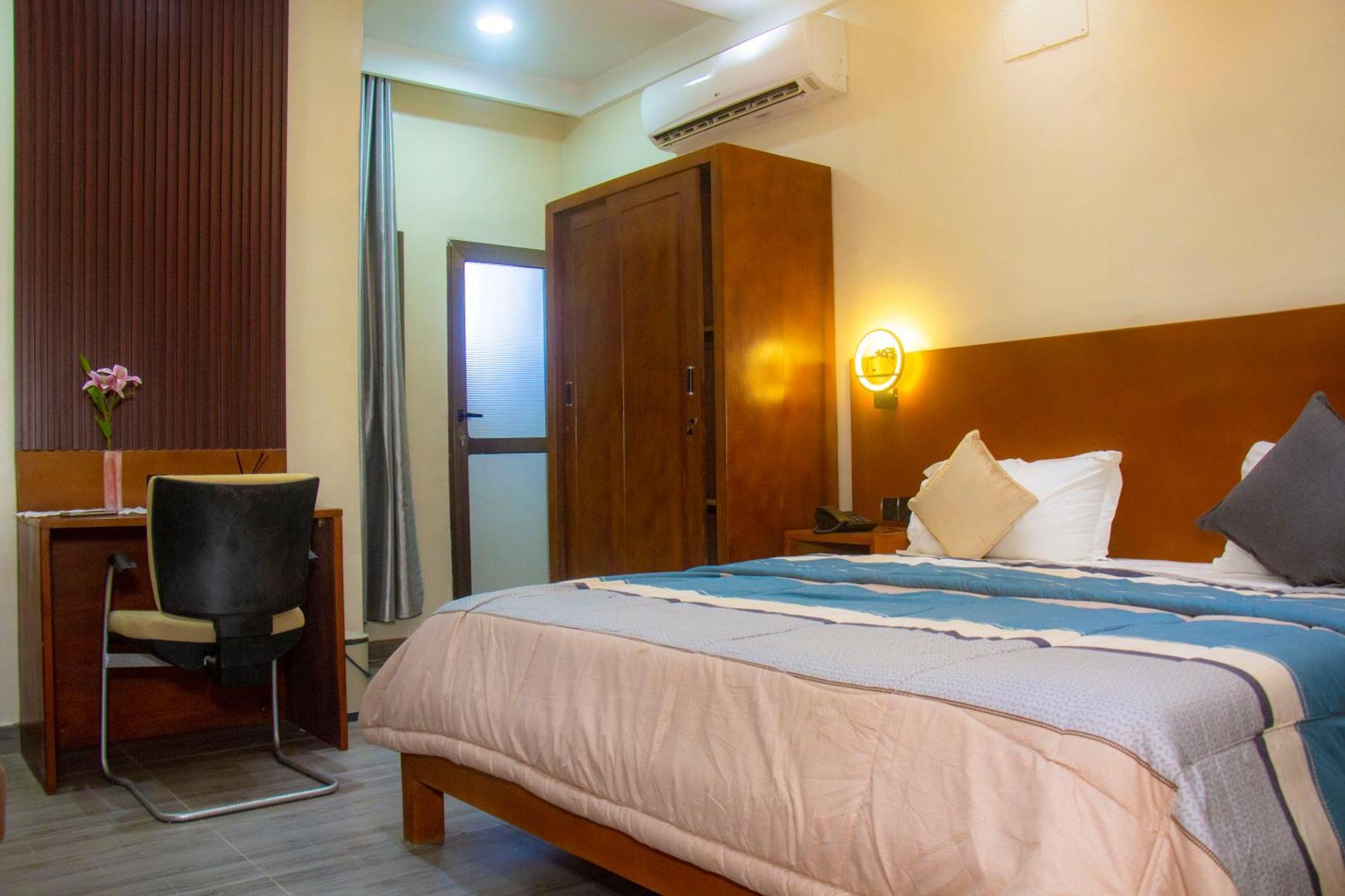 Hotel L'Apero Cotonou Ngoại thất bức ảnh