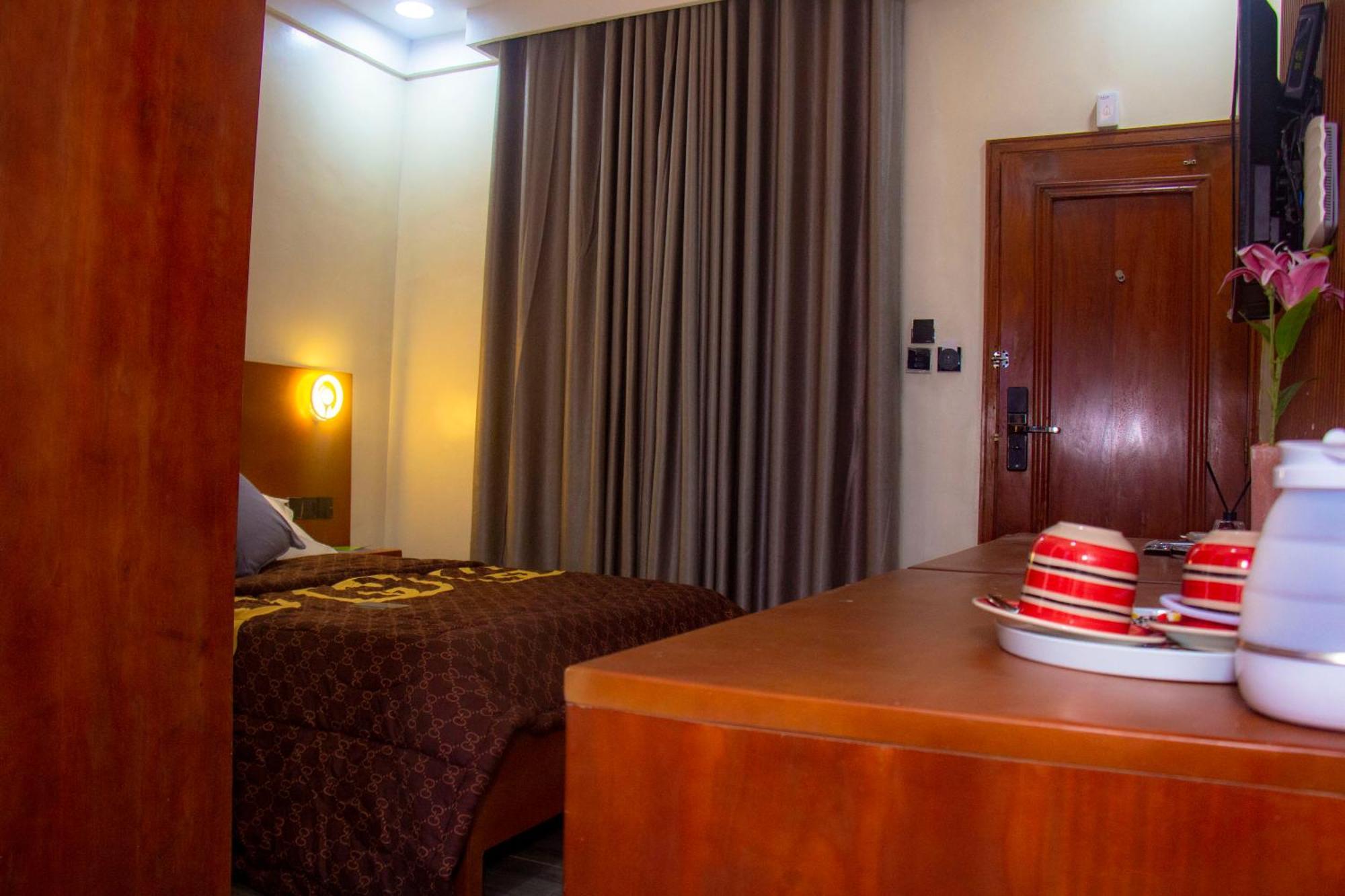 Hotel L'Apero Cotonou Ngoại thất bức ảnh
